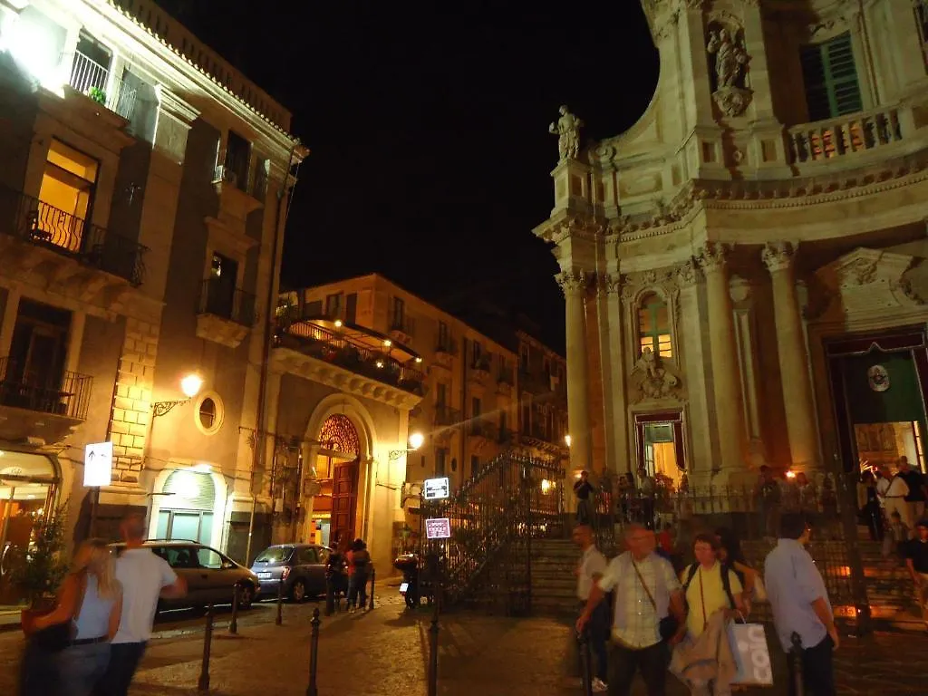 Hotel Trieste Катания